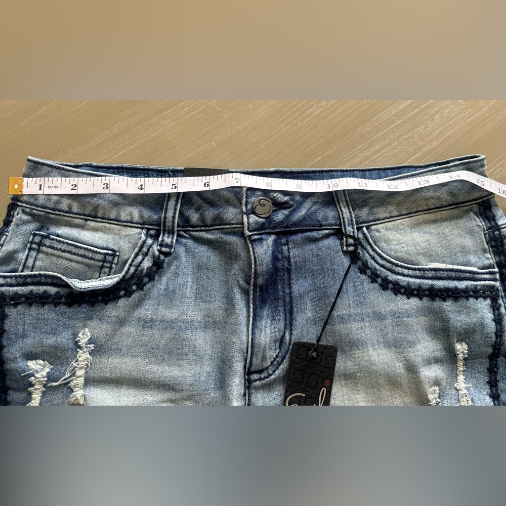 Earl Women's Blue Denim Shorts - Picture 8 of 10